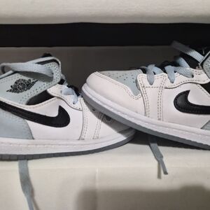 Nike Kids' Light Blue & White Low-Top Sneakers